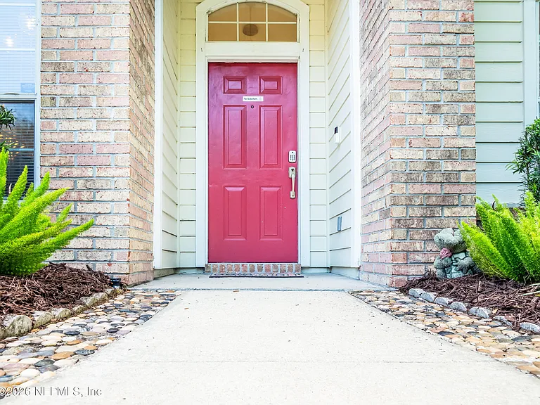 2704 Coachman Lakes Dr — Photo 2