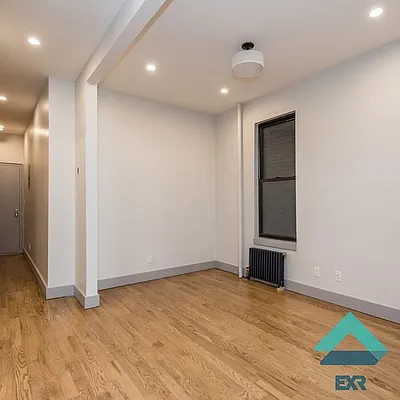 Rented by EXR | media 19