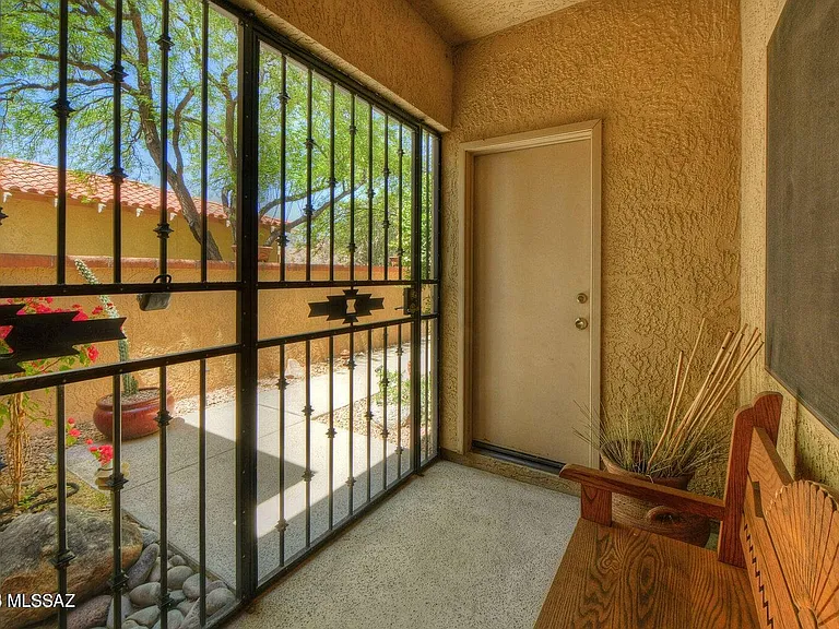 836 E Camino Diestro — Photo 45