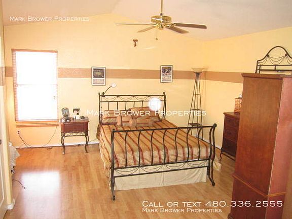 4th image of 1048 N Blackstone Dr