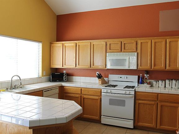 5th image of 2636 Eagle Rock Cir