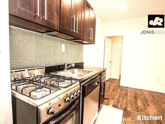 3rd image of 129 2nd Ave APT 6