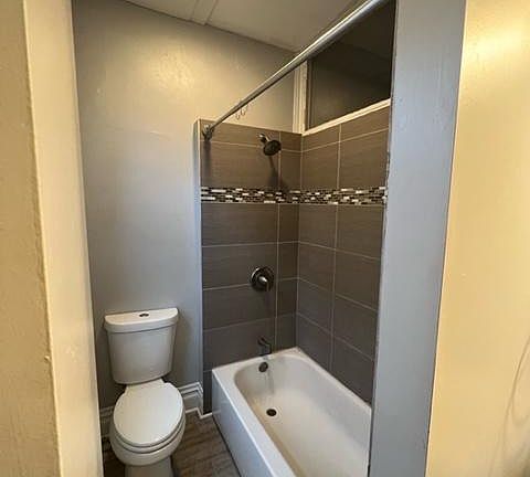 5th image of 209 College Ave NE APT 1
