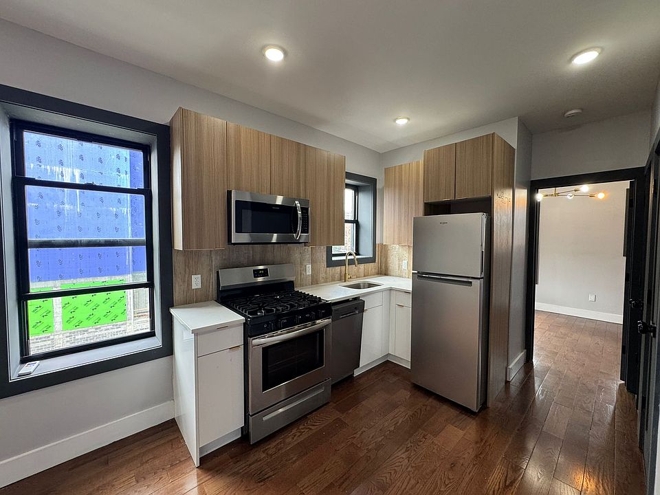 1st image of 62 Vroom St #47E