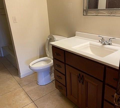 3rd image of 1286 Thomas Dr #88