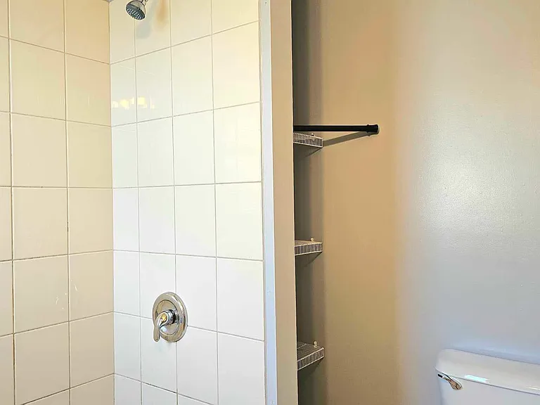 2408 Franklin St #1 — Photo 8