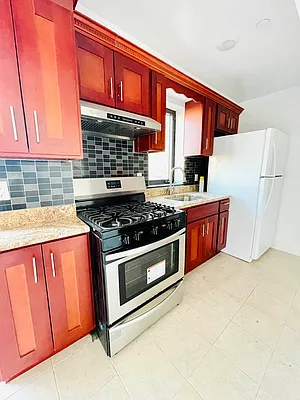 Rented by E Realty International Corp | media 5