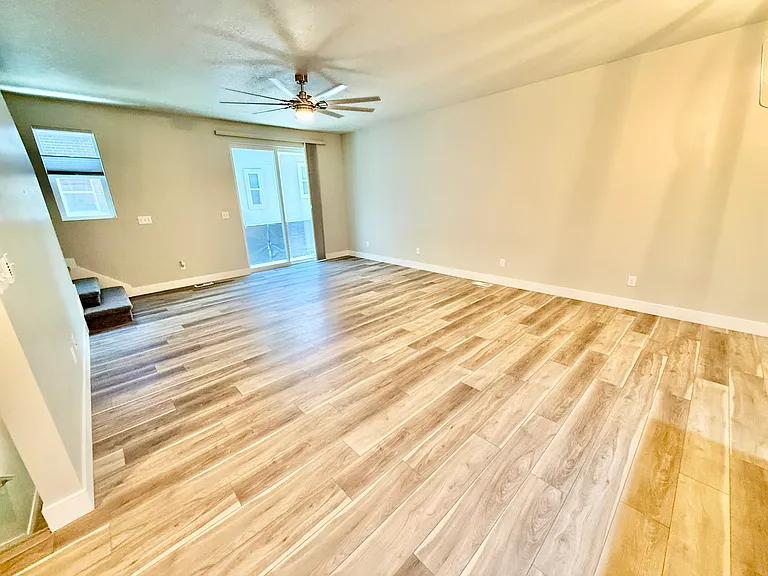 1013 S 2740 E — Photo 4