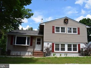 6 Walton Dr, New Hope, PA 18938