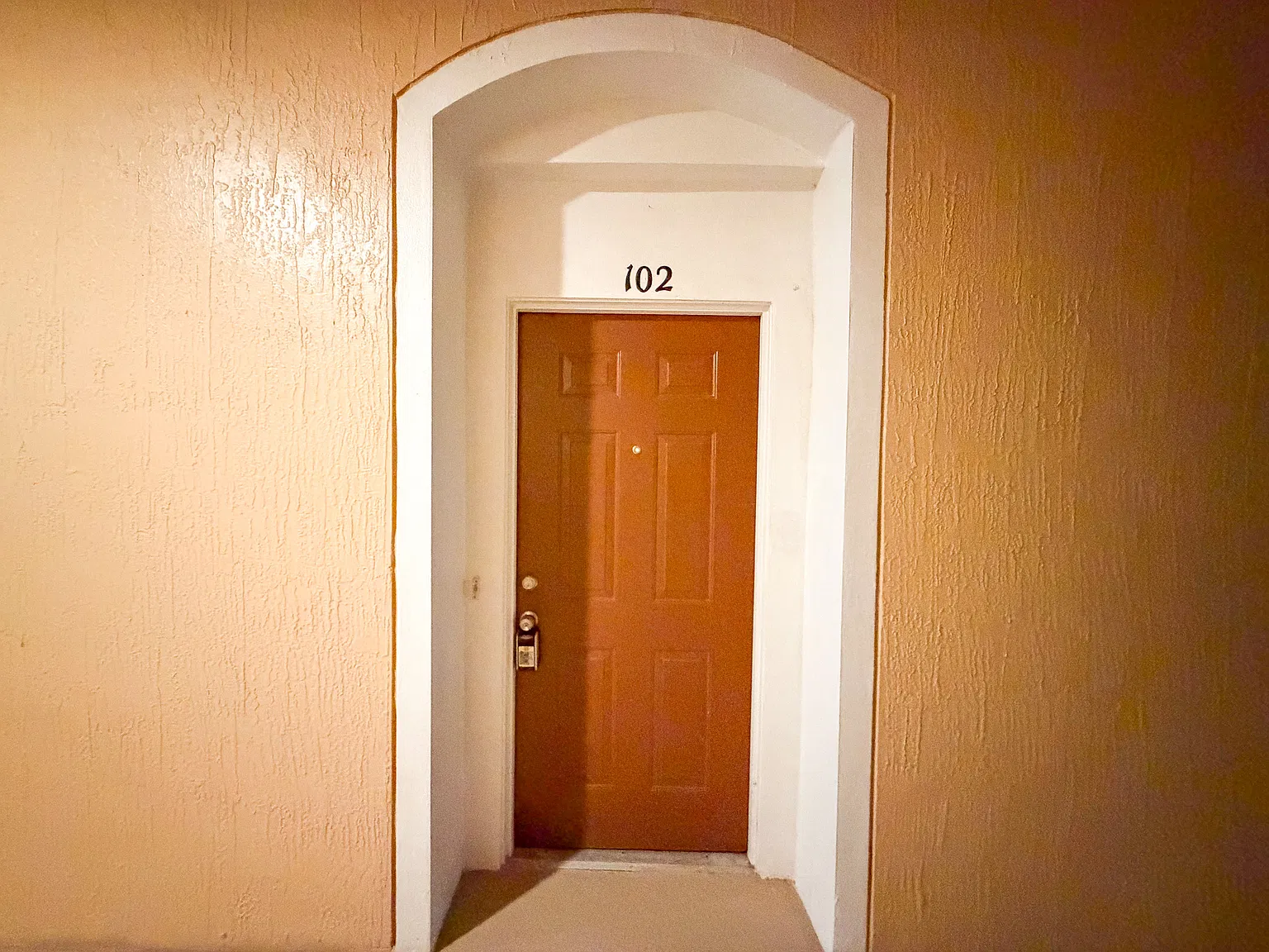2 bed, 1050 sqft, $1,650 — Photo 1