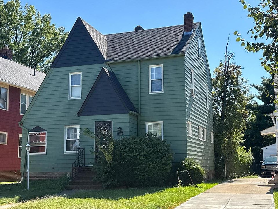 1st image of 1490 E 204th St