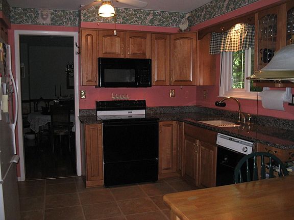 kitchen/granite counters