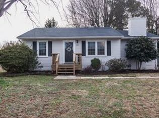 221 S Gurney St, Burlington, NC 27215
