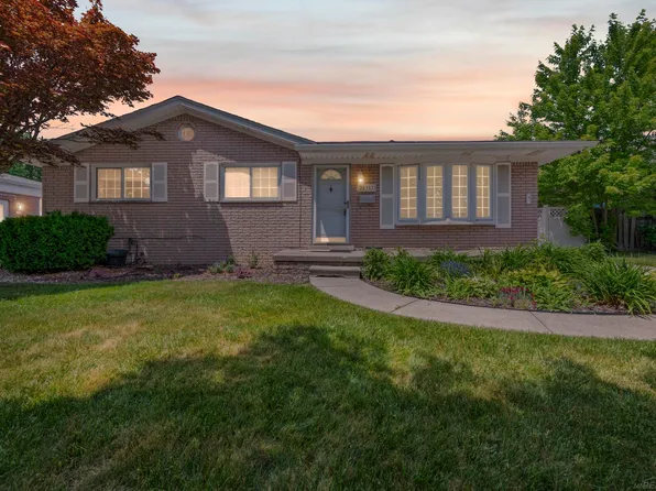 28357 Suburban Dr, Warren, MI 48088