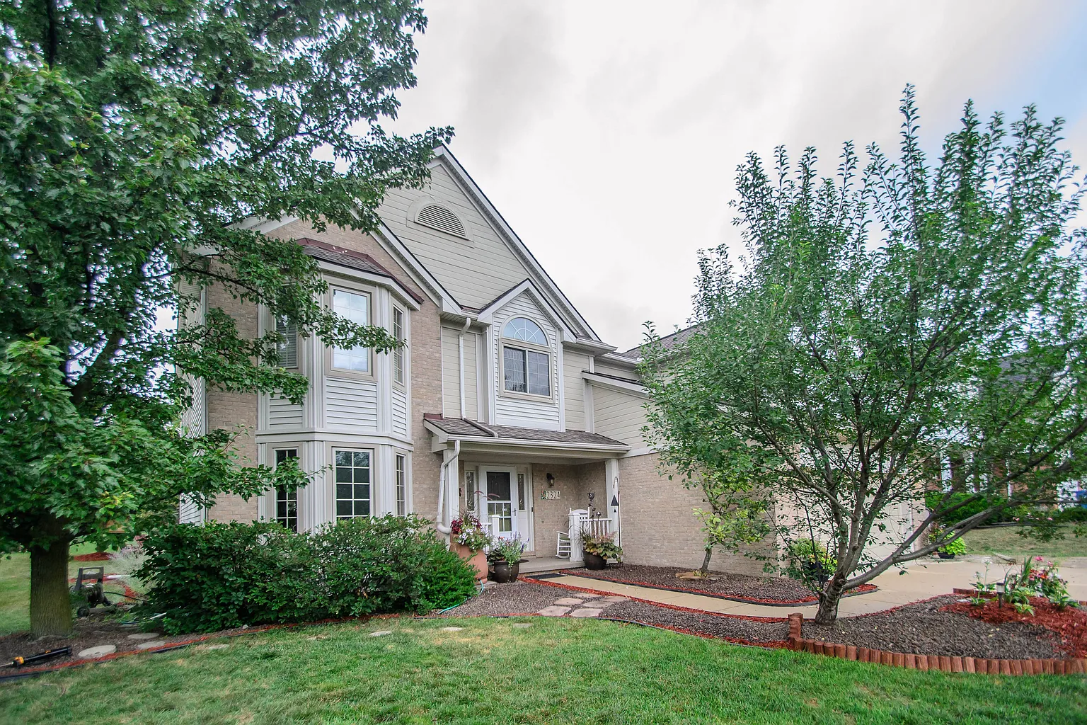 2324 Moss Rose Ct photo 1