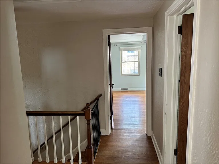 633 Crystal Dr — Photo 17