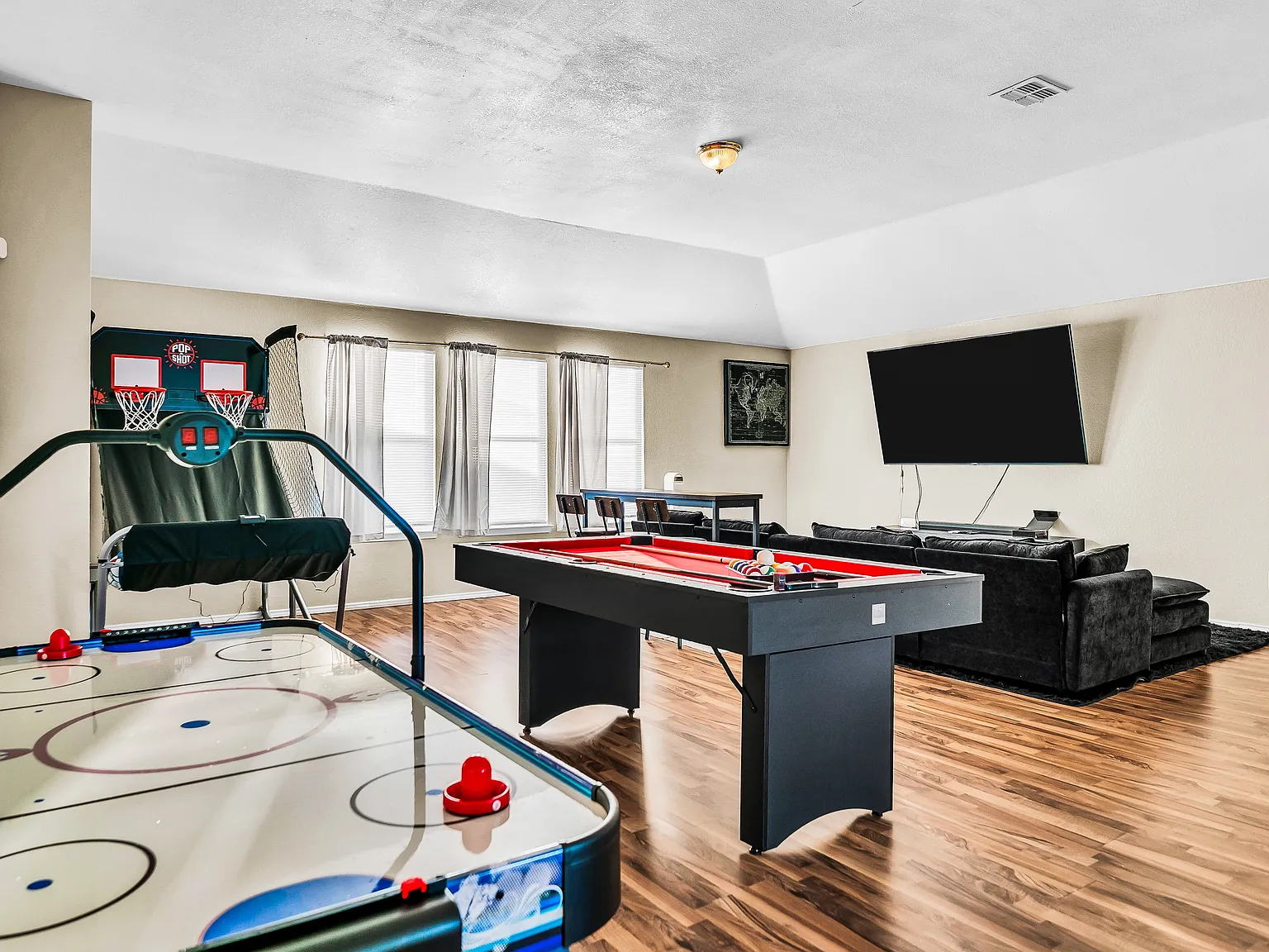 Sleepy Ridge Cir, Fort Worth — Photo 2