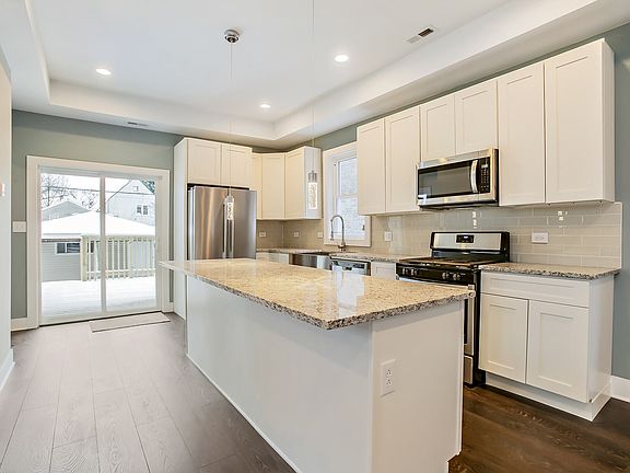 3rd image of 1738 N Karlov Ave
