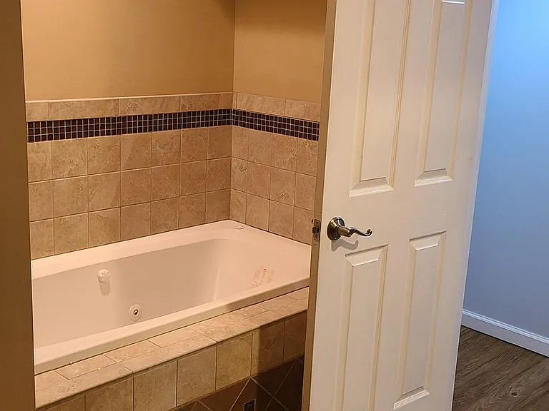 406 Old Towne Rd — Photo 4