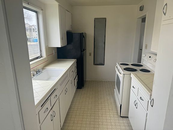 2nd image of 2018 Napa St #18