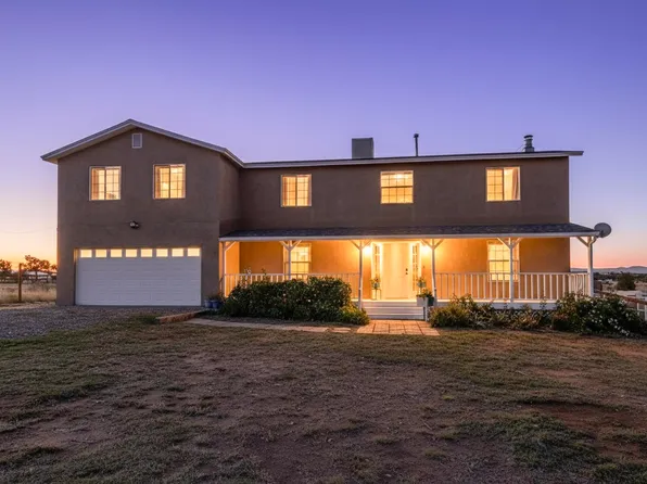 28 V Hill Rd, Edgewood, NM 87015