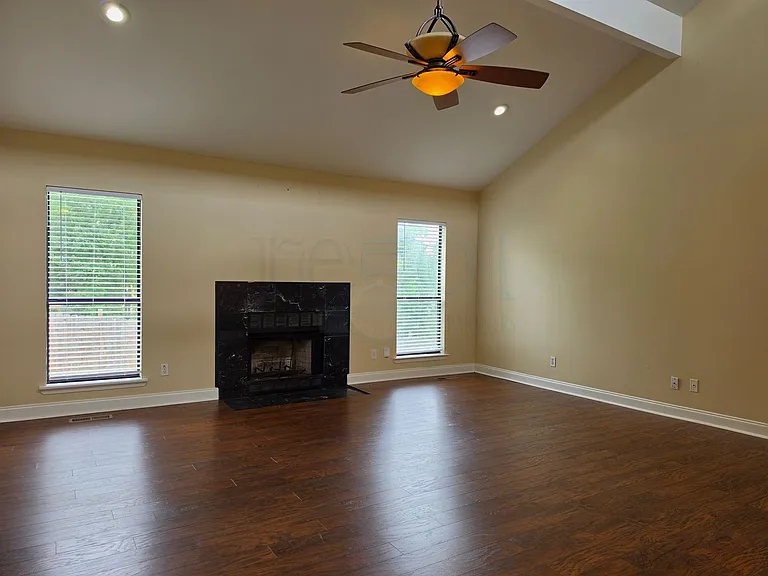 6 Woodlore Ct — Photo 3