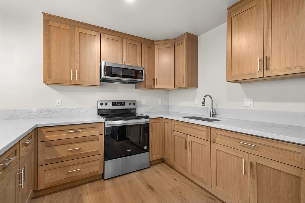 2 bed, 600 sqft, $1,995 — Photo 2