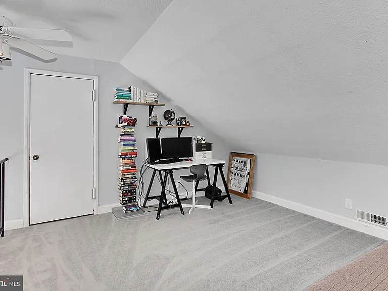 3043 S Columbus St #C1 — Photo 24