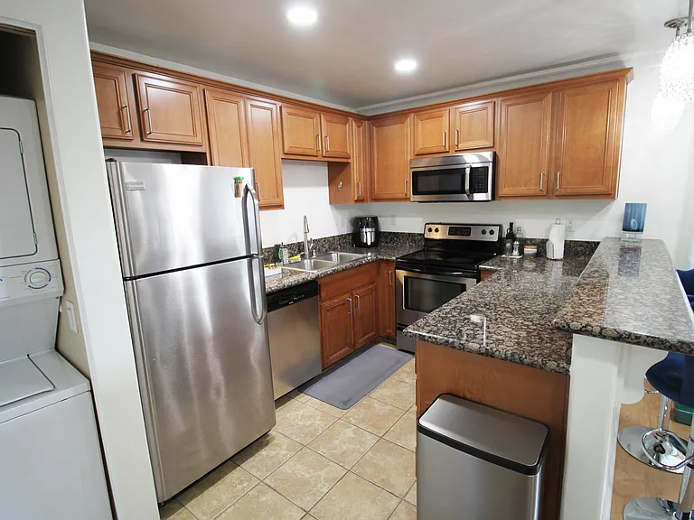 800 N Mollison Ave N #35 — Photo 4
