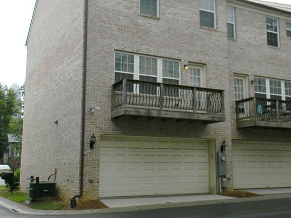 3rd image of 227 N Irwin Ave