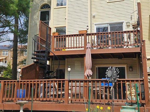 4th image of 1943 Hickory Hill Ln
