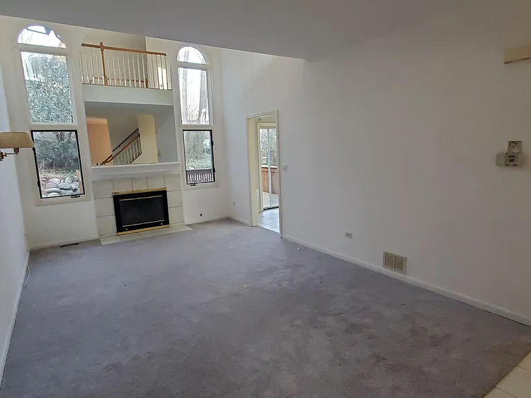 254 Charlotte Ct — Photo 10
