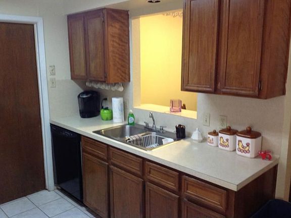 4th image of 3926 Lott Ave