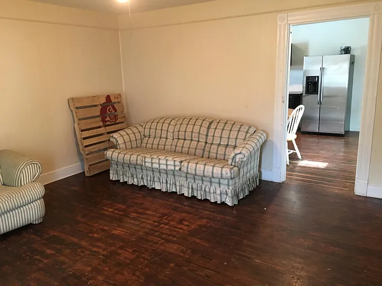504 Wainwright Ave — Photo 5