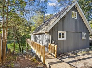 51 E Shore Dr, Vernon, NJ 07462