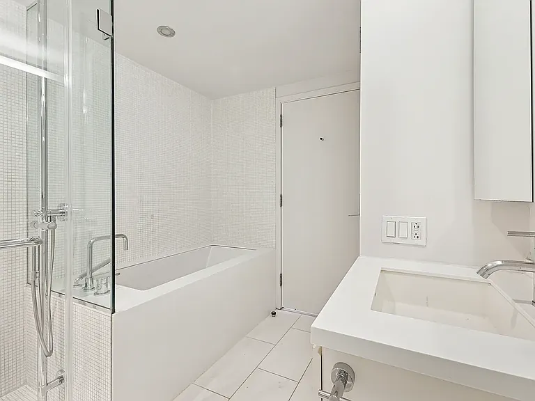 425 W 53rd St #205 — Photo 6