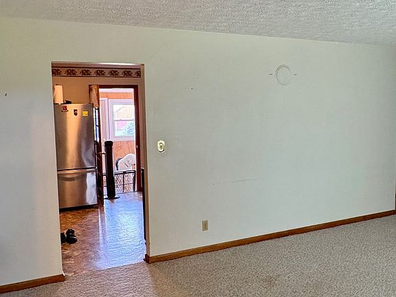 4th image of 545 W Buckner Hill Rd