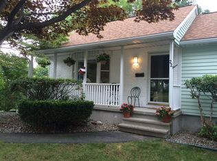 22 Holly Ct, Springfield, MA 01151