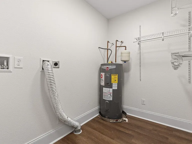 3919 Weldon Dr — Photo 27