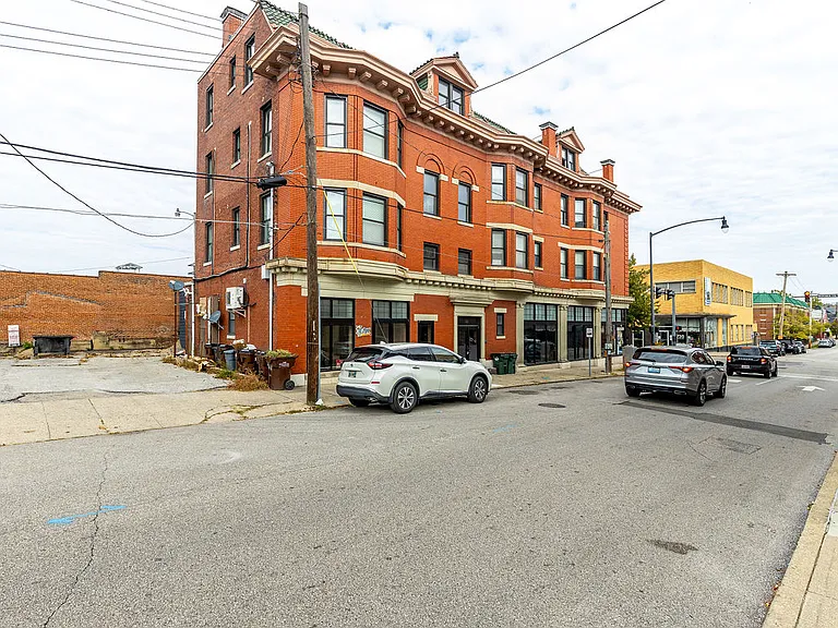 35 E 8th St #B — Photo 19