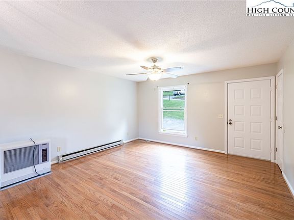 4th image of 313 McConnell Street