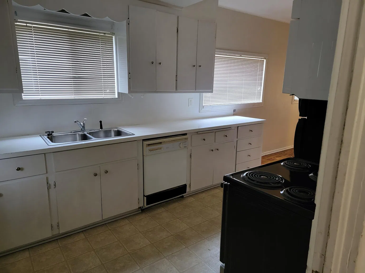 2 bed, 1200 sqft, $1,885 — Photo 3