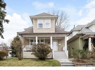 247 Harborview Ave, Bridgeport, CT 06605