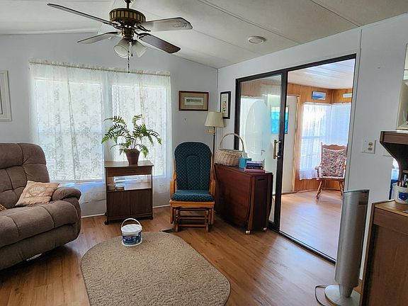 4th image of 7820 Wire Rd #303
