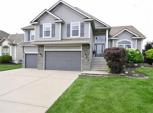 10004 N Donnelly Ave, Kansas City, MO 64157