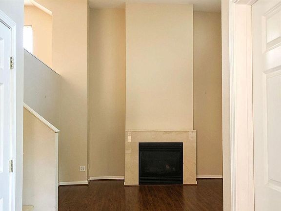 3rd image of 160 Campbell Dr