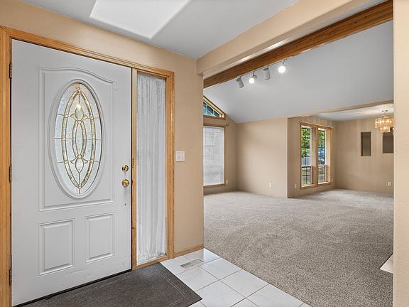 5th image of 2495 NW Loma Vista Dr