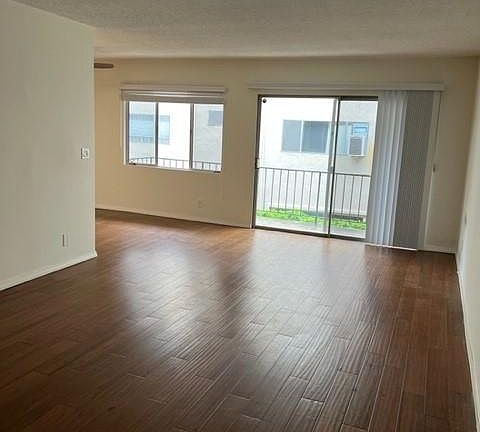 4th image of 1220 California Ave #2