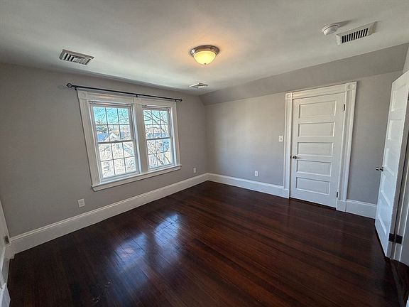 5th image of 26 Bradfield Ave #3