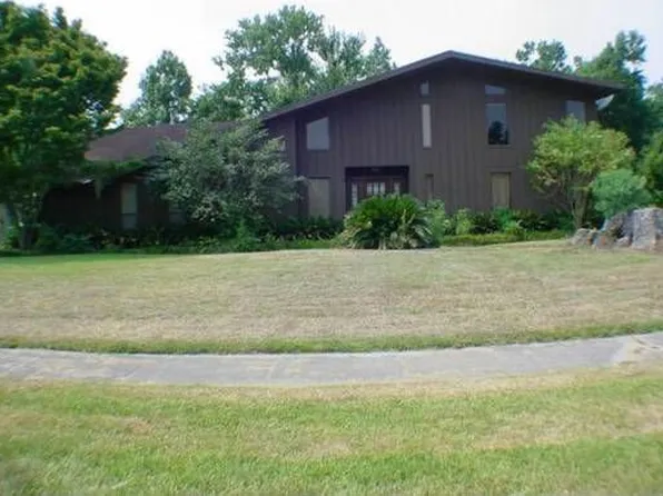 11914 Towering Oaks Dr, Baton Rouge, LA 70810